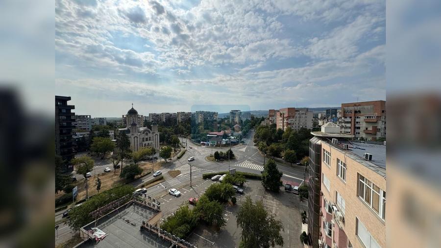 FARA COMISION! Apartament 3 camere, zona  excelenta - Bd. N. TITULESCU - 17