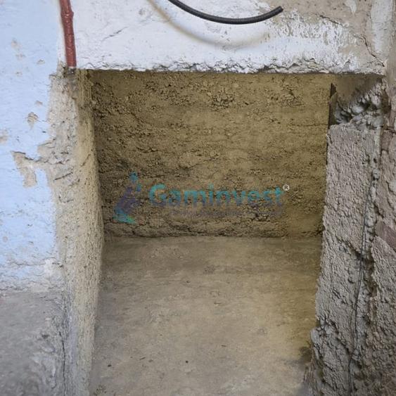 Casă individuală cu 3 camere cu Canalizare în Central