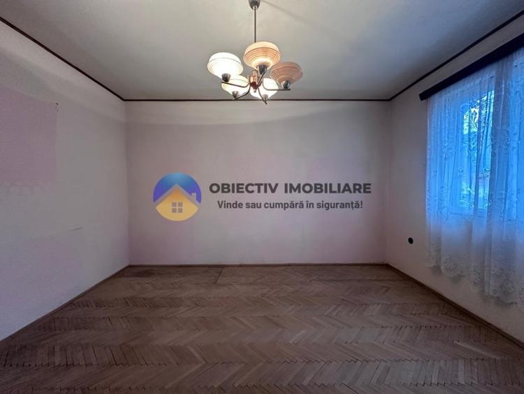 Casă individuală cu 3 camere cu Canalizare în Central