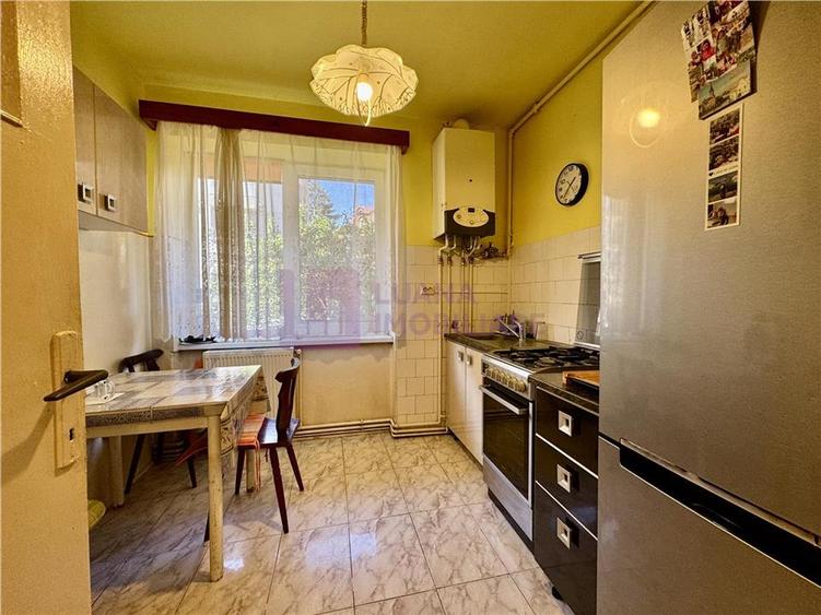 Apartament cu 3 camere semidecomandat în Terezian