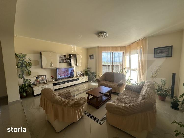 Casă cu 6 camere cu Teren 853 Mp în Păulești