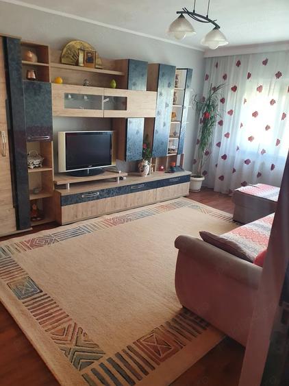 Apartament cu 3 camere decomandat în Dragoș Vodă