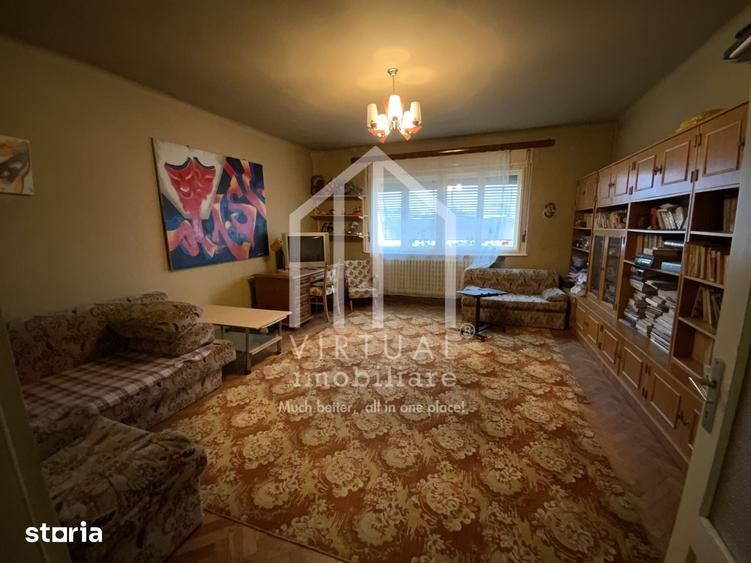 Casă cu 7 camere cu Teren 340 Mp în Central