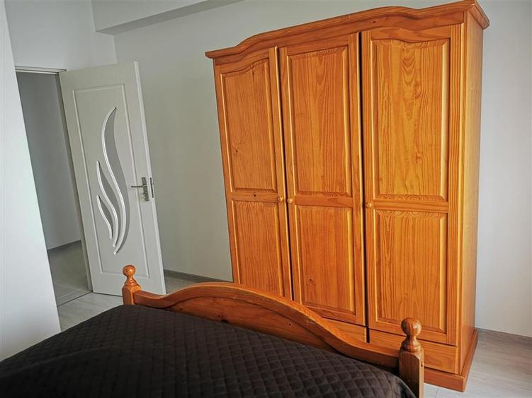 Apartament cu 2 camere semidecomandat, mobilat în Obcini