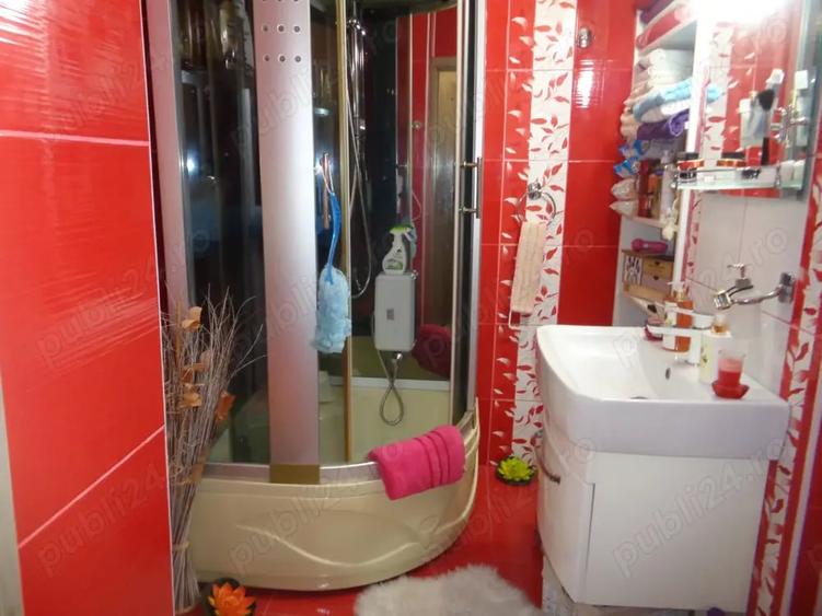 Apartament cu 2 camere decomandat în Intim