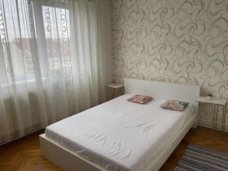 Inchiriez apartament 2 camere centru - 7