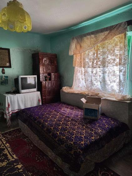De vanzare casa la Romanesti comuna Rosiile - 2