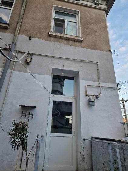 Zona Unirii Carol  stradal  S+P +1+M 370 mp de Vanzare - 1