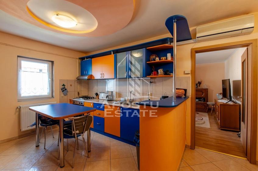 Apartament cu 3 camere,  doua bai , centrala termica , decomandat - 4