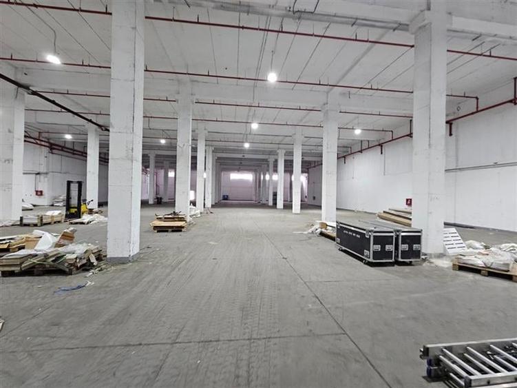 Hala depozitare - 2500 mp - inaltime 7 m - 4