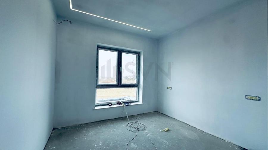 REV2005335 Vila cu panouri solare in complex rezidential - 9