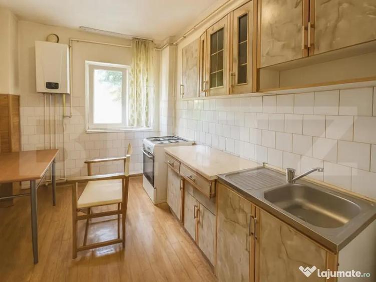 Apartament 3 camere de inchiriat,2 bai, etaj 1, zona Cetate - 2