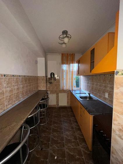 Apartament cu doua camere - decomandat 56 mp - 5