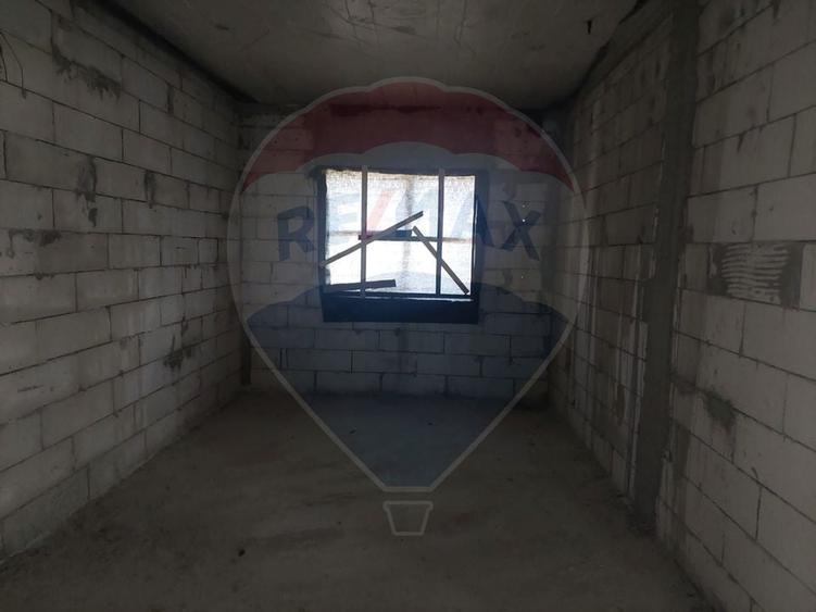 Casa la rosu de vanzare in Caiuti, Bacau - 16