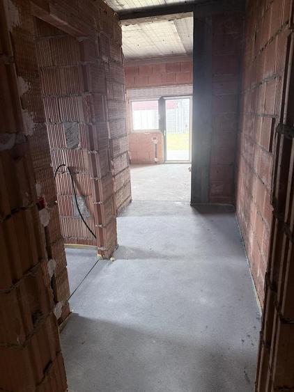 Vand casa la ro?u ?ag - 5