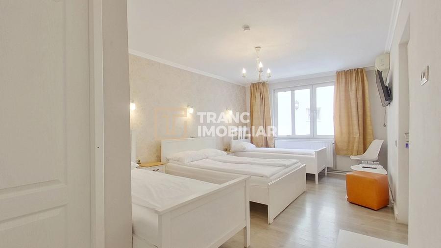 Casă generoasă cu 11 camere + spațiu comercial inclus | Calea Radnei - 11