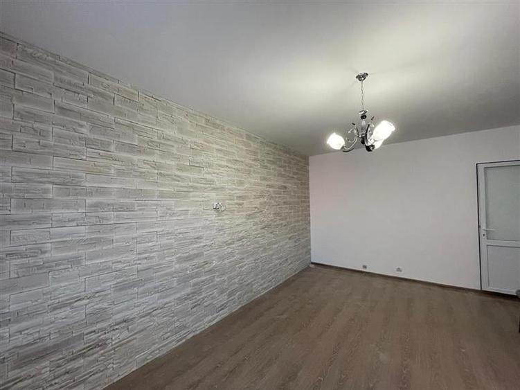 Apartament 3 camere de vanzare zona E3 Tulcea - 1