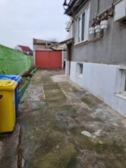 Proprietate spre vanzare,  formata din 2 case suprafata totala 440 mp - 2