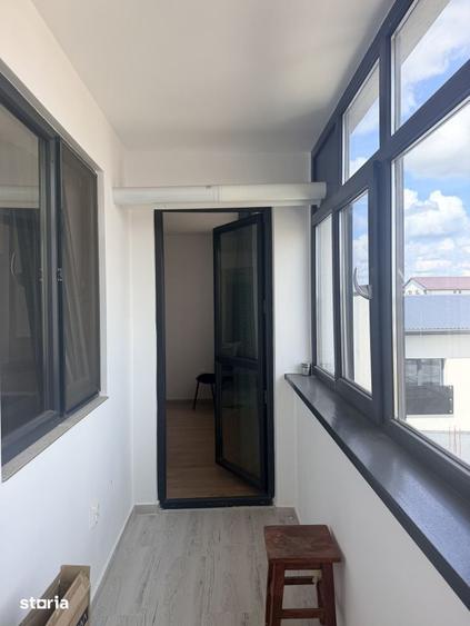 Apartament cu 3 camere semidecomandat în Pielești