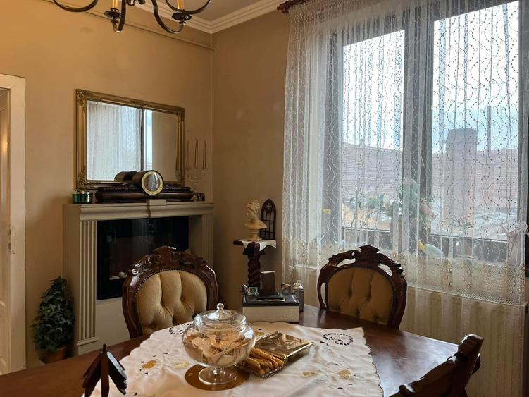 Vilă P+E, 4 camere, central, Salonta. - 1