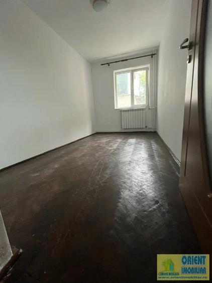 Scoala 8, I.C. Bratianu, 3 camere, etaj 2, gaze, vanzari Constanta - 4