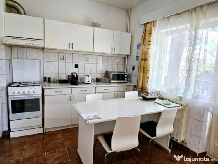 Apartament de 100 mp dintr-o casa, zona Spitalului, Sfantu G - 1