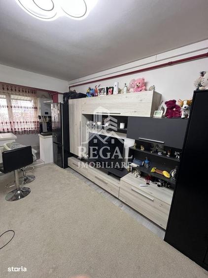 Garsoniera de vanzare zona Micro 7, demisol - 2