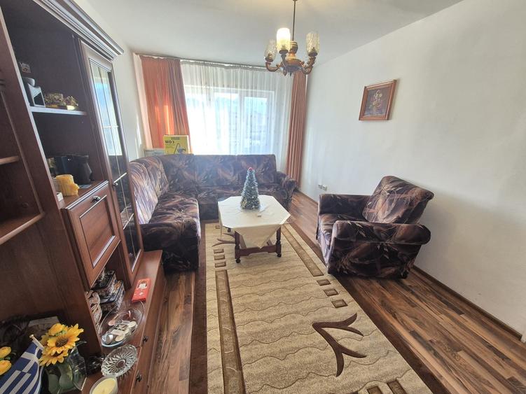 Vanzare apartament 3 camere zona Calea Bucuresti Str. Zorilor Etaj intermediar - 2