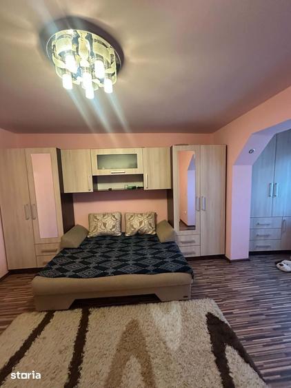 Apartament cu 2 camere decomandat în Botizului