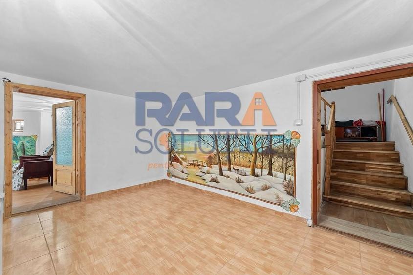 Vilă cu 6 dormitoare, 2 garaje, anexe multiple - 2076 mp teren - 17