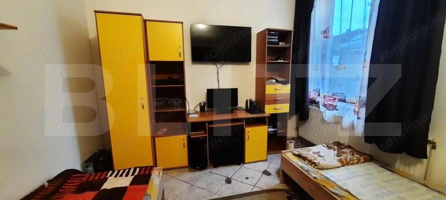 Case de vanzare, curte comuna, 100 mp, zona Titulescu - 9