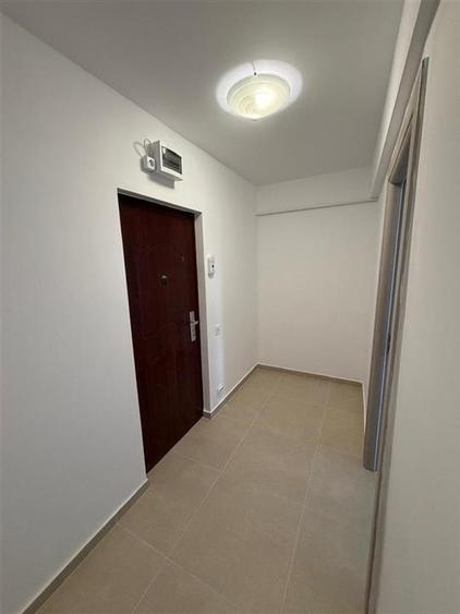 Garsoniera renovata recent, etaj intermediar - 6