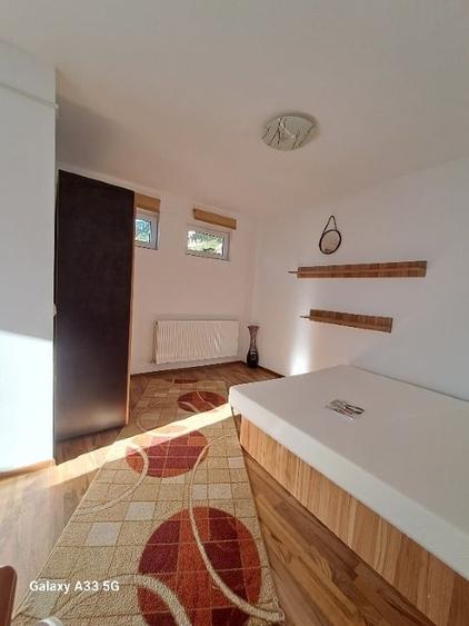 Poprietar inchiriez ap.1 cam decomandat utilat ,Complex-Lunei , centrala proprie - 10