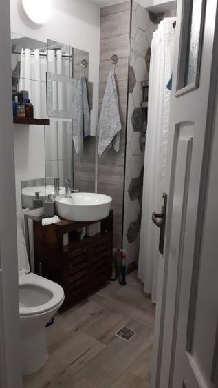 Unic proprietar vand Studio cochet renovat si mobilat in stil unic minimalist .. - 12