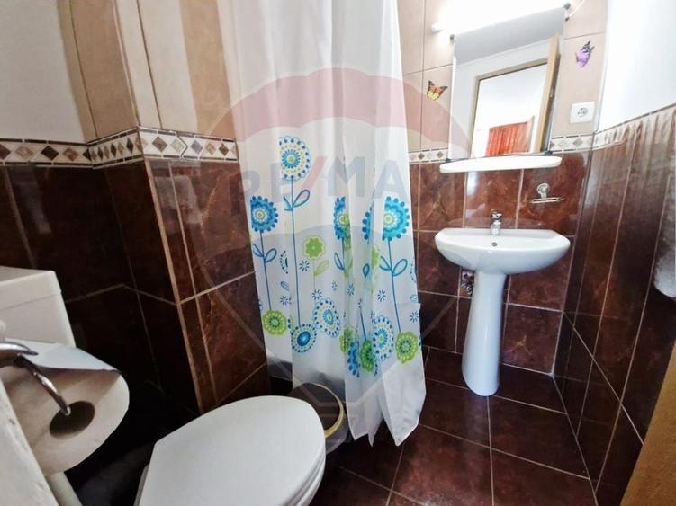 Vanzare  Pensiunea La Ponton / 20 camere / Parcare /  Eselnita - 13