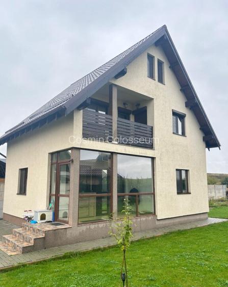 Casa individuala mobilata ?i utilata, zona linistita - Sanpetru - Bod!