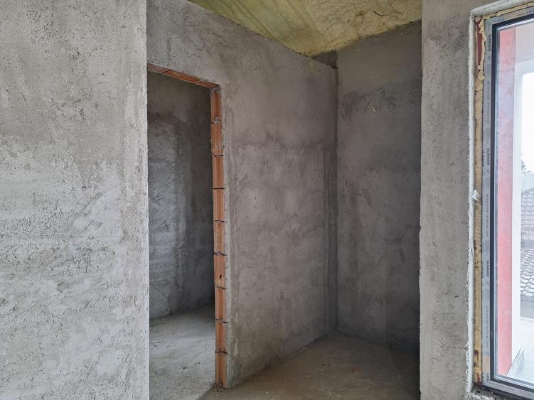 Duplex 2025,su 150mp, 4 dormitoare,living,3 bai,bucatarie,teren 300mp,2 parcari - 15