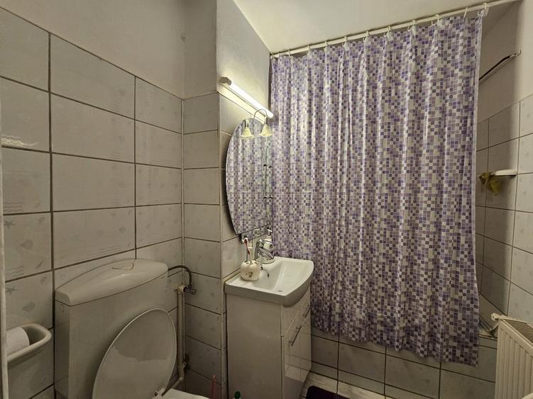 Apartament 4 camere,2 bai,2 balcoane,etaj 2 - 2