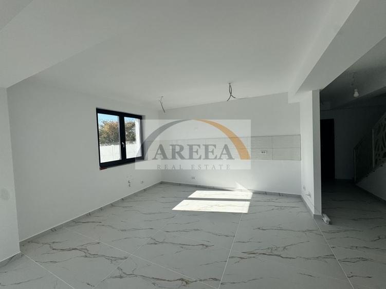 Vila 5 camere Otopeni Central-bucatarie si finisaje incluse - 7