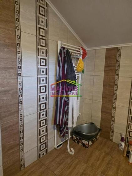 Vila Chitila Gara- 3 apt cu intrari separate -cu centrala - 6