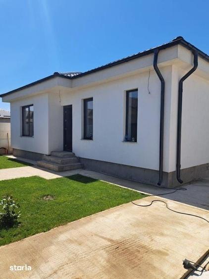 Casă cu 3 camere cu Teren 250 Mp în Central