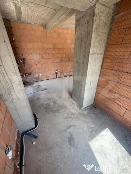 Apartament 3 camere, 2 bai, decomandat, etaj intermediar, zo - 3