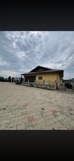 Casa spațioasă + bar separat 230mp - 1