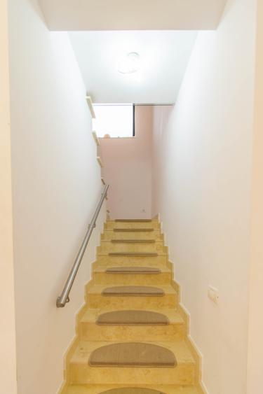 Vilă modernă cu vedere la lac, minicomplex inchis - 17