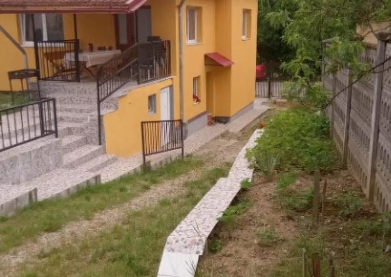 Casa in Certeju de Sus, Hunedoara, persoana fizica - 1