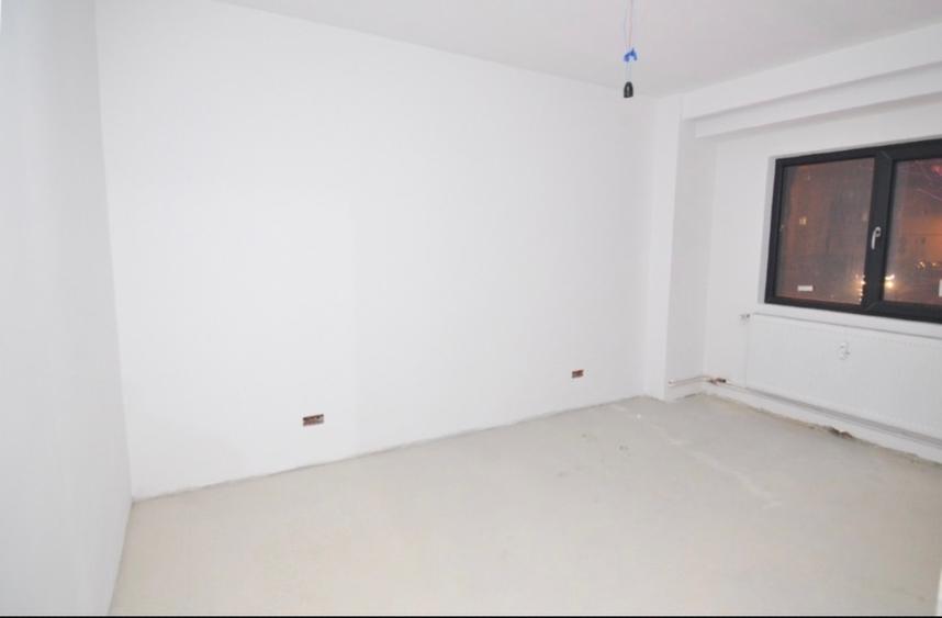 Vând apartament 3 camere în Tineretului vis-a-vis de școala 97 - 3