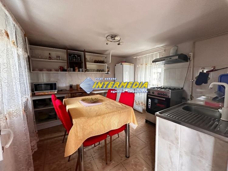 Casa 2 camere cu 920 mp teren Alba Iulia Zona HCC la asfalt toate utilitatiile - 6