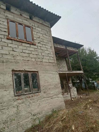 Vand casa ?i teren in Stroe?ti - 3