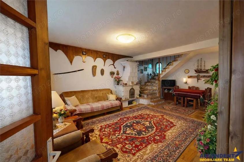 Proprietate rustica la 1 km de Castelul Bran:Doua unitati duplex, arhitectura traditionala: locuinta - 4