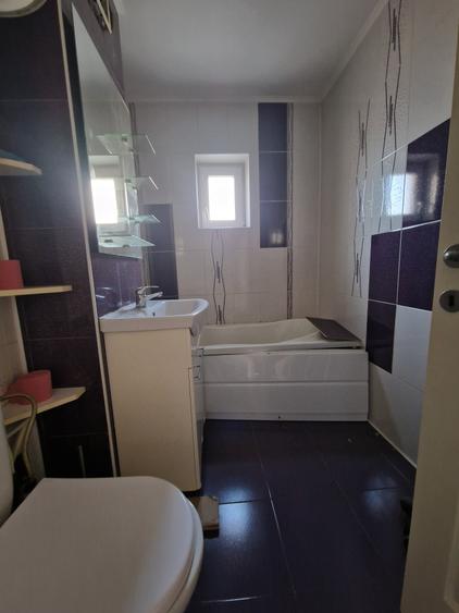 Navodari( Sud, Str Rândunelelor)- 2 camere decomandate, etaj 3/4, liber - 14